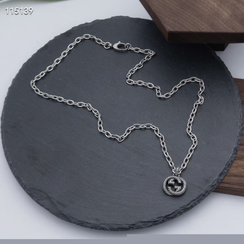 G*u*i necklaces
